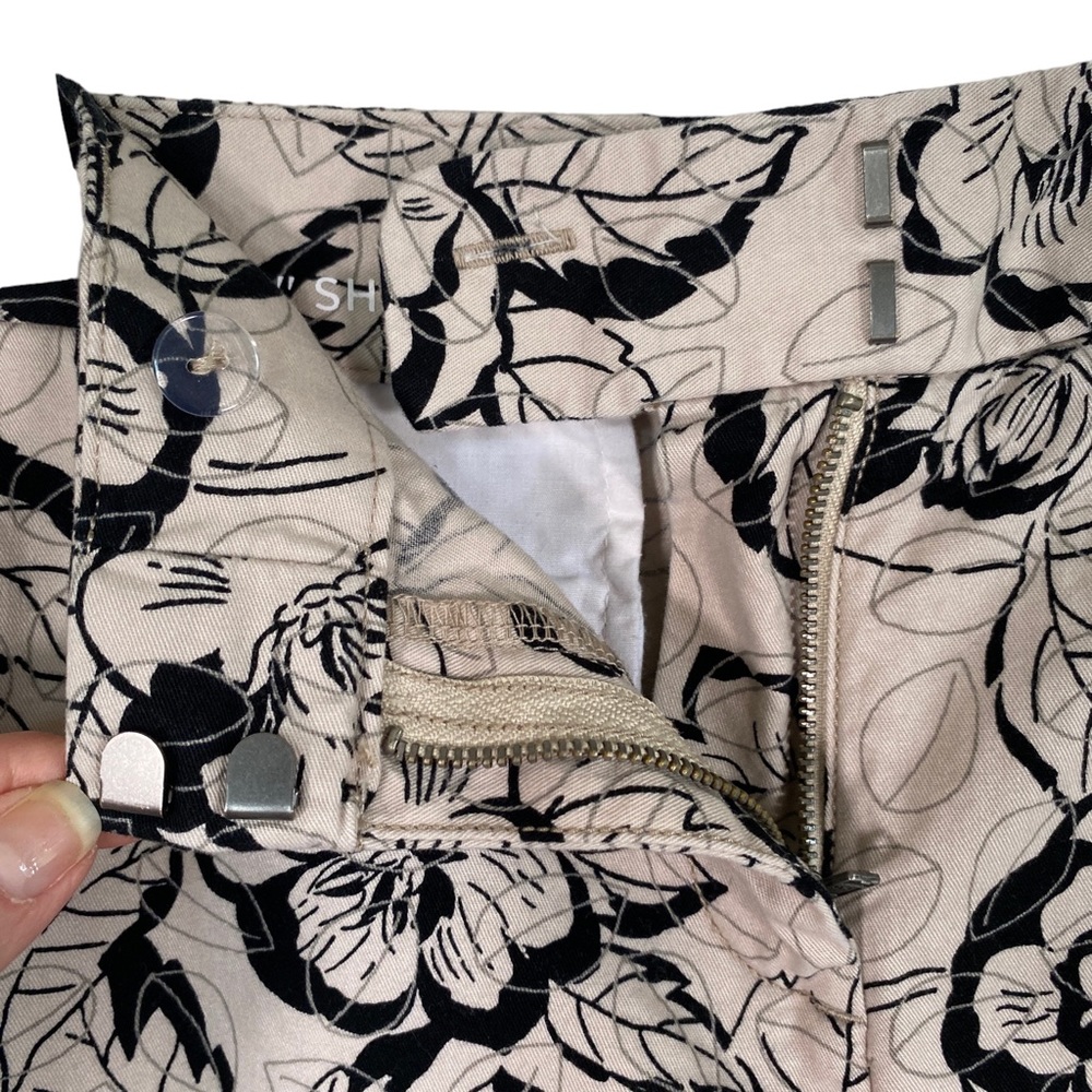 Loft tan and black floral women’s size 10 shorts 4" inseam pockets belt loops - Picture 5 of 10